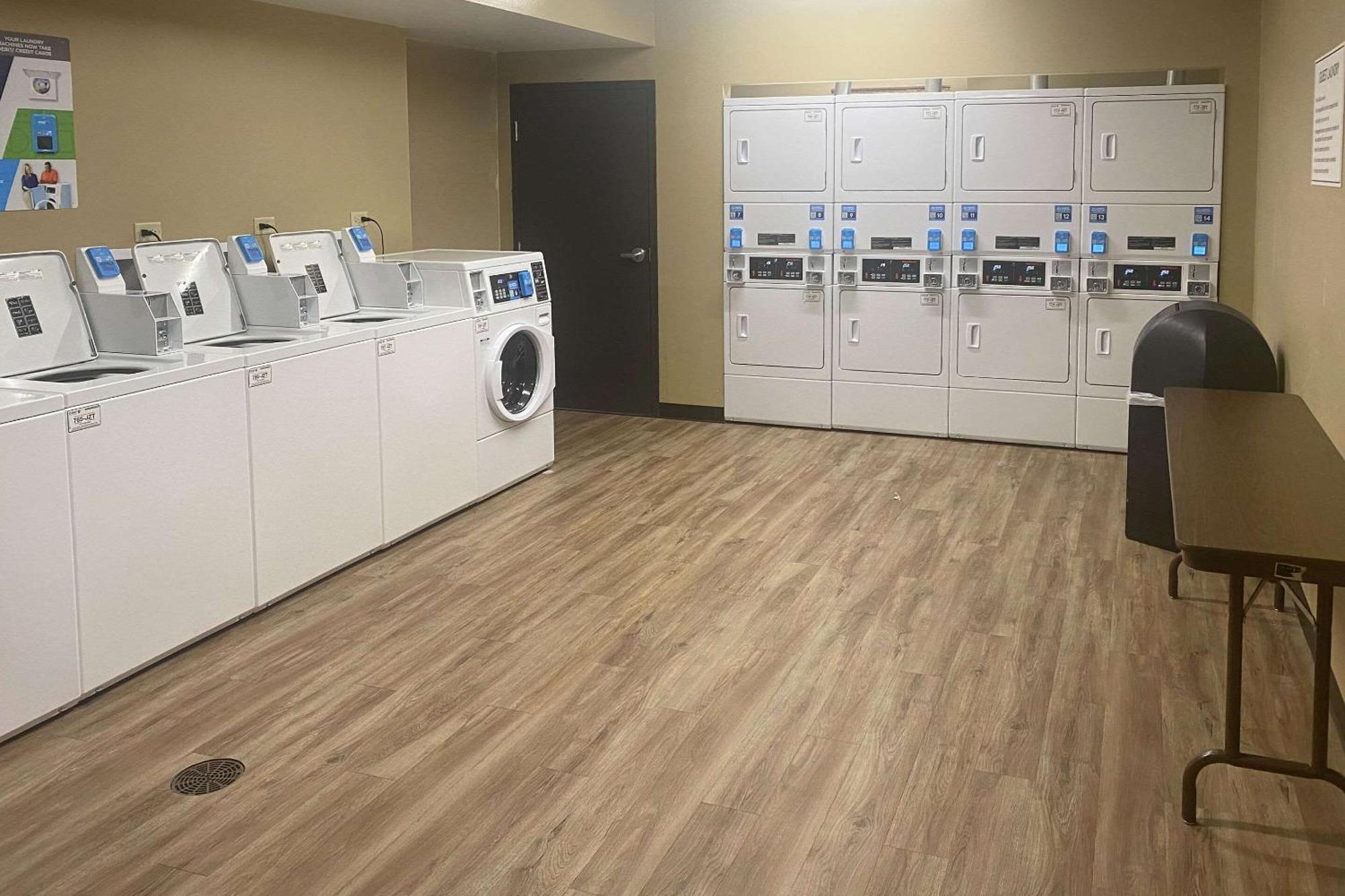 Suburban Studios Arlington Heights Elk Grove Экстерьер фото
