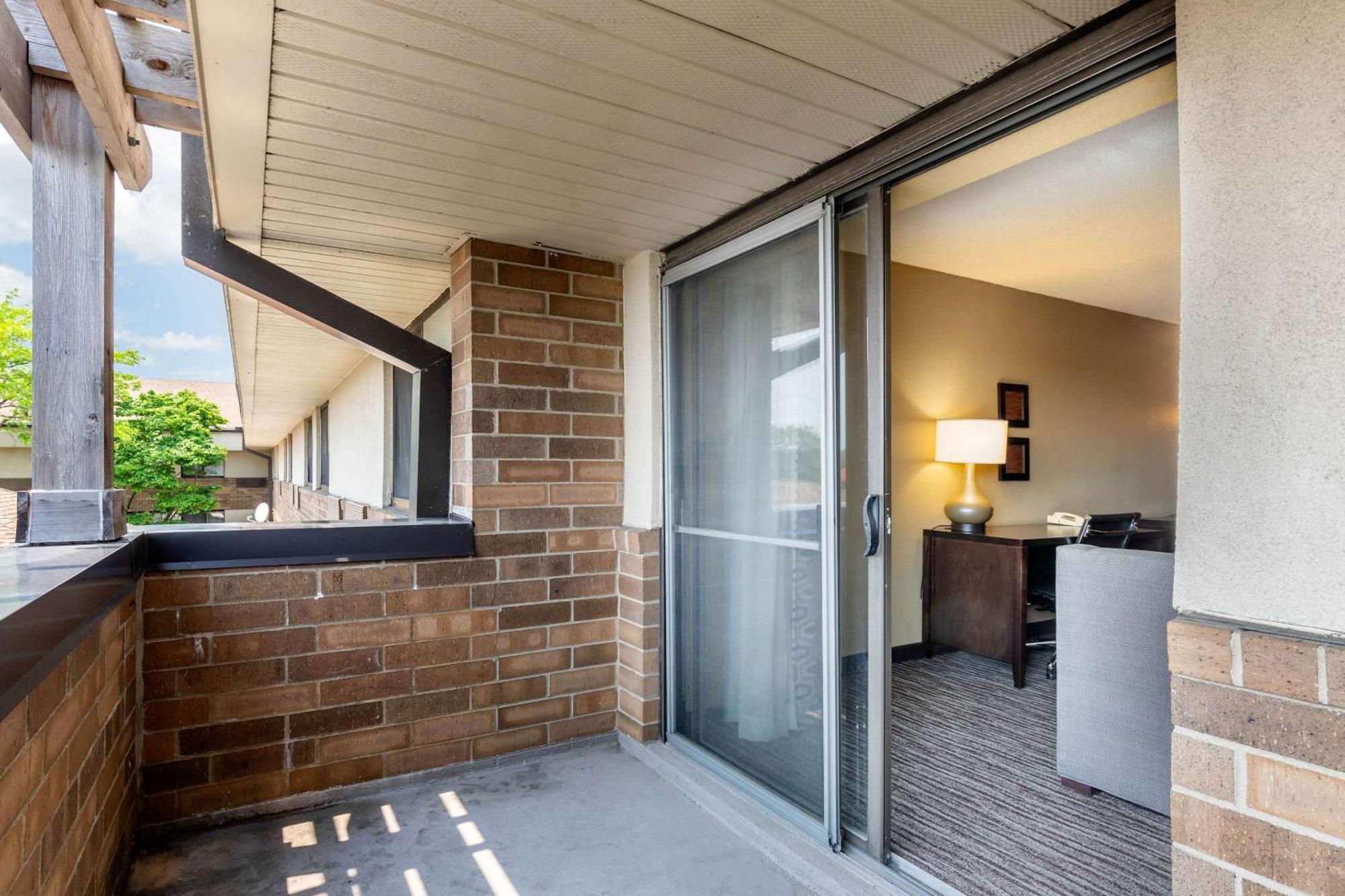 Suburban Studios Arlington Heights Elk Grove Экстерьер фото