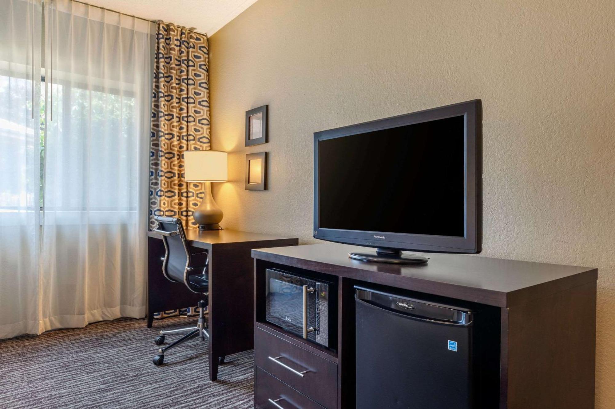 Suburban Studios Arlington Heights Elk Grove Экстерьер фото